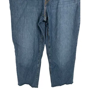 Levi’s Women’s 94 Baggy Cropped Raw Hem‎ Jeans Size 30 thumbnail 6