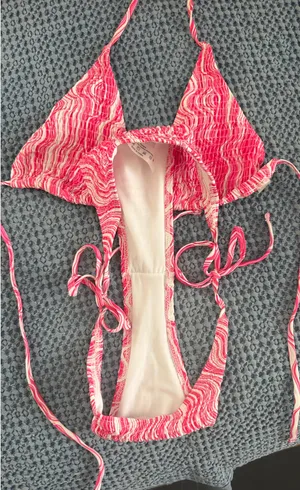 Pink & White Scrunch Bikini Size M thumbnail 4