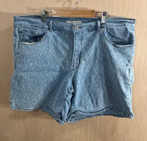 Levi's Women’s Light Blue Classic Denim Shorts Size 34 thumbnail 1