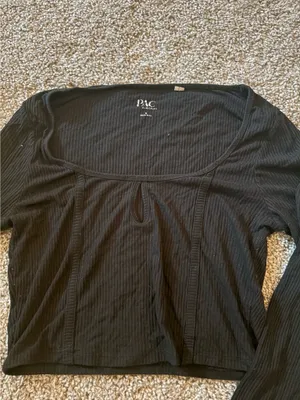 Cropped Black PacSun Long Sleeve thumbnail 3