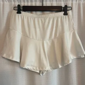 White Skirt Size L thumbnail 1