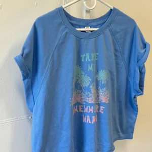 Old Navy Women's XL Blue Take Me Somewhere Warm Graphic‎ Cropped Sweatshirt Tee thumbnail 3