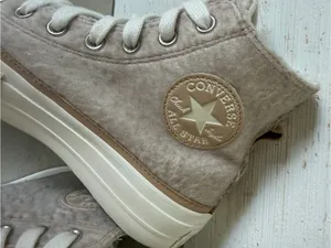 CONVERSE Chuck Taylor All Star Lift Platform Faux Mohair Womens Size 7 Beige NEW thumbnail 3