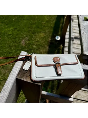 Vintage Coach Hampton 7734 Buckle Front Leather Wristlet Clutch Chalk Brown thumbnail 3