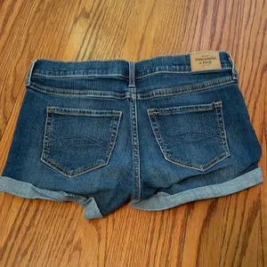 Abercrombie and Fitch jean shorts thumbnail 2