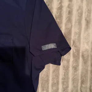 Med Couture Touch Navy Blue‎ V-Neck Scrub Top Large Medical Nursing Uniform 7459 thumbnail 2