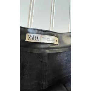 Zara Black Faux Leather Straight Leg Pants Womens Size 6‎ 5-Pocket Trousers thumbnail 8