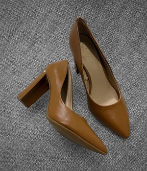 Marc New York Andrew Marc Brown Pointed Toe Block Heel Pumps Size 5.5 thumbnail 1