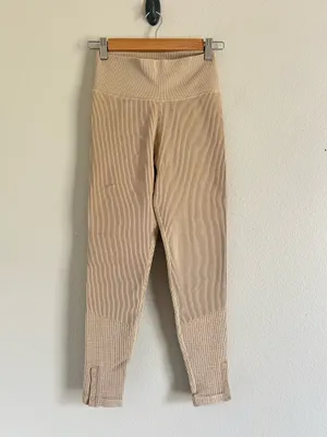 Offline By Aerie Ribbed Set top XS and bottom small H-9 thumbnail 4
