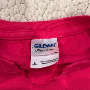 Gildan Pink T-Shirt thumbnail 2