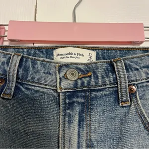 Abercrombie High Rise Mom Jeans thumbnail 6
