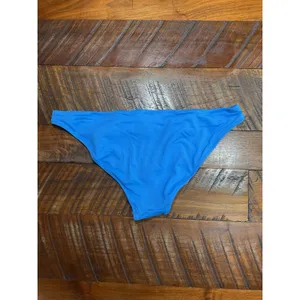 SKIMS logo bikini bottoms thumbnail 7