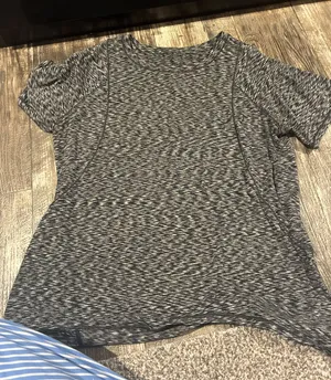 Lululemon Tee thumbnail 1
