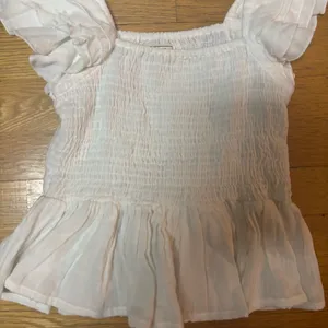 Mille Athena Gauzy Smocked Ruffles Coastal Resortwear Luxury Vacation Top XS thumbnail 5