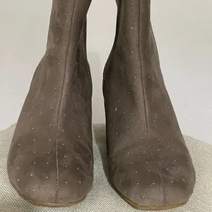 Old Navy Boots Women's Size 10 Grey Suede Leather Pointed Ankle Boots like new one worn thumbnail 5