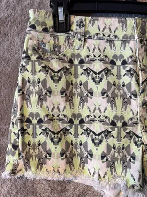 Whitney Eve Geometric Print Frayed Hem Shorts Size S thumbnail 2