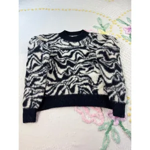 SO Goods For Life Zebra Print Pullover Sweater Women's‎ Large Knit Cozy thumbnail 3