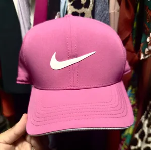 Women’s pink Nike dry fit thumbnail 1