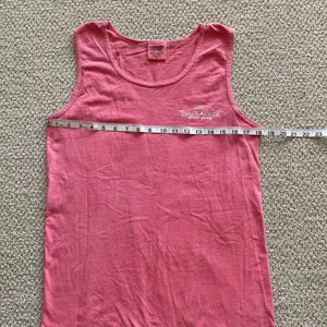 Comfort Colors Chickadees Chi Kappa Phi Pink Salmon Tank Top Size Small Like New thumbnail 4