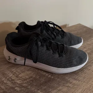 Under Armour Ripple Mesh Fly Knit Sneakers Women’s Size 9 Gray Black thumbnail 4