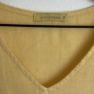 Cut Loose 100% Linen V-Neck Tunic Top M Butter Yellow Lagenlook Minimalist USA thumbnail 5