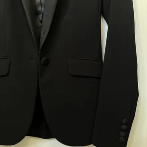 Women’s blazer with tailored fit thumbnail 4