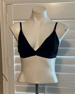 Everyday Black Wireless Triangle Bralette - Lightweight Comfort thumbnail 1