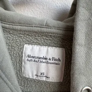 🟣$5/$25 Abercrombie & Fitch Soft AF Green Cropped Hoodie Size XS Cozy Warm Fall thumbnail 4