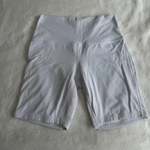 Lululemon Align Short 8" White Size 8 thumbnail 1