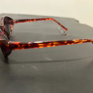 Tortoise Shell Oval Sunglasses Brown thumbnail 4