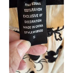 Liv Los Angeles Womens Sz S Black/White Embroidered Flowers Ruffle Tunic Top thumbnail 5