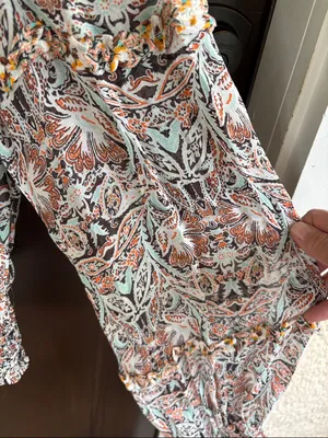 EUC Anthropologie Ruffled Smocked Surplice Top Floral Size Medium thumbnail 8