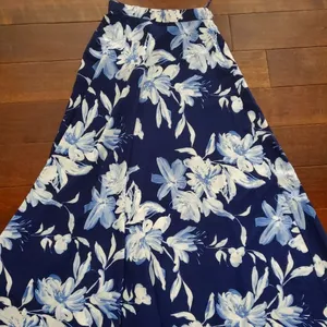 Lulus long maxi fancy skirt size small high waisted in blue and whitw thumbnail 1