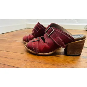 FREEBIRD Red Leather Caprice Buckle Detail Open Toe Sandal Block Heel size 10 thumbnail 3