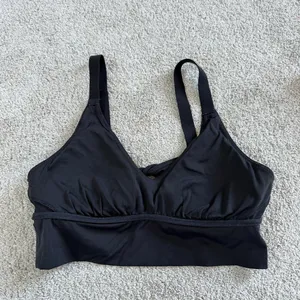 aerie Women’s Twist Back Sports Bra in Black M thumbnail 10