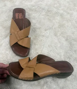 Naturalizer‎ Tan & Brown Leather Crossover Slide Sandals Woman’s Size 9 thumbnail 1