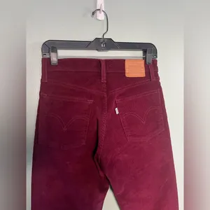 Women’s Levi Maroon Corduroy Wedgie Straight Button Fly Pants Sz 26x26 thumbnail 8