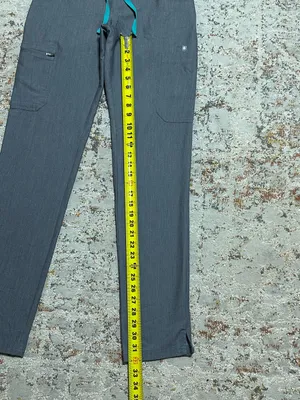 FIGS Yola Skinny/Cargo Scrub Pants Size XS Tall thumbnail 4