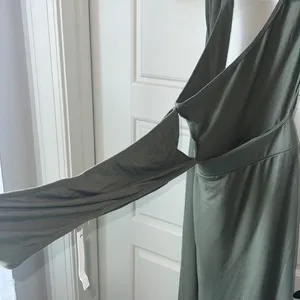 ASOS Halter Green Petite Dress Size 8 thumbnail 3