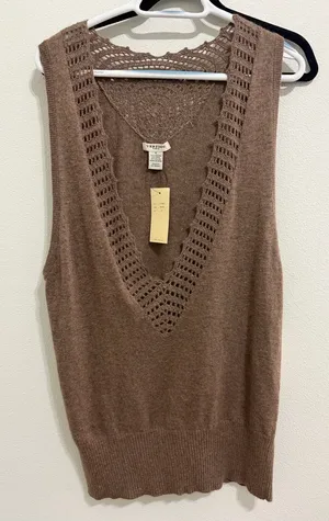 Vertigo Paris Brown Knit Sleeveless V-Neck Vest thumbnail 1