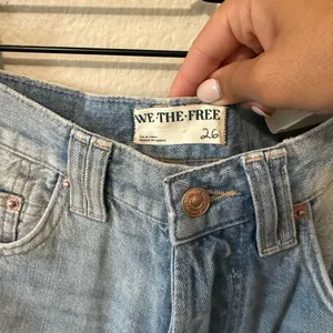 NWT WE THE FREE Tinsley Baggy High Rise Straight Leg Denim Short Size 26 thumbnail 3