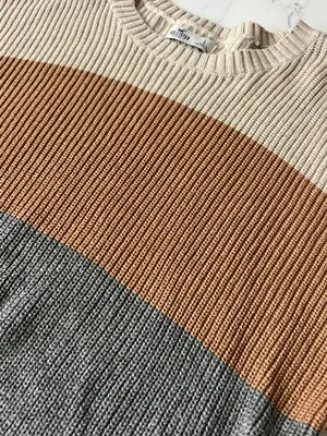 Hollister Sweater thumbnail 3