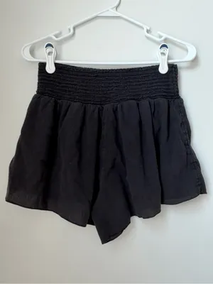 Aerie Smocked High Waisted Black Shorts Size Medium thumbnail 2