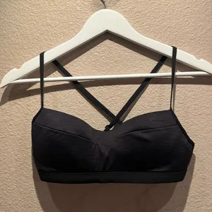Nike Women’s Dark Gray Black Sports Swim Bikini Top Size Medium thumbnail 2