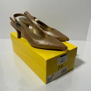 Circa Joan & David Luxe Carolynne Gold Snakeskin Leather Slingback Pumps 8M‎ thumbnail 2