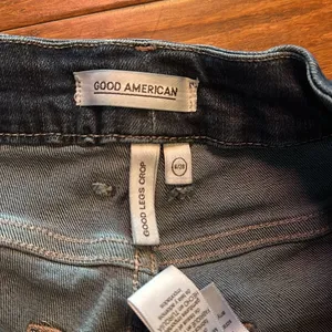 Good American Good Legs Crop Jeans 6/28 thumbnail 3