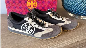 Tory Burch Annie Nylon Runner Womens Black Suede Sneakers 85241 Size 8‎ thumbnail 1
