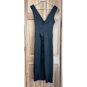 NWOT ASOS DESIGN Black Satin Midi Dress Button Front Deep V Sleeveless US 2 thumbnail 4