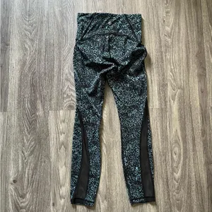 Lululemon Athletica Train Times 7/8 Illuminate Multi Black Leggings thumbnail 8