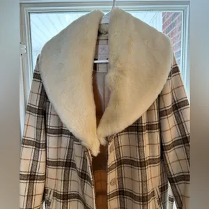 Gal Meets Glam Brown Ivory Plaid Women's Coat with Faux Fur Collar thumbnail 3